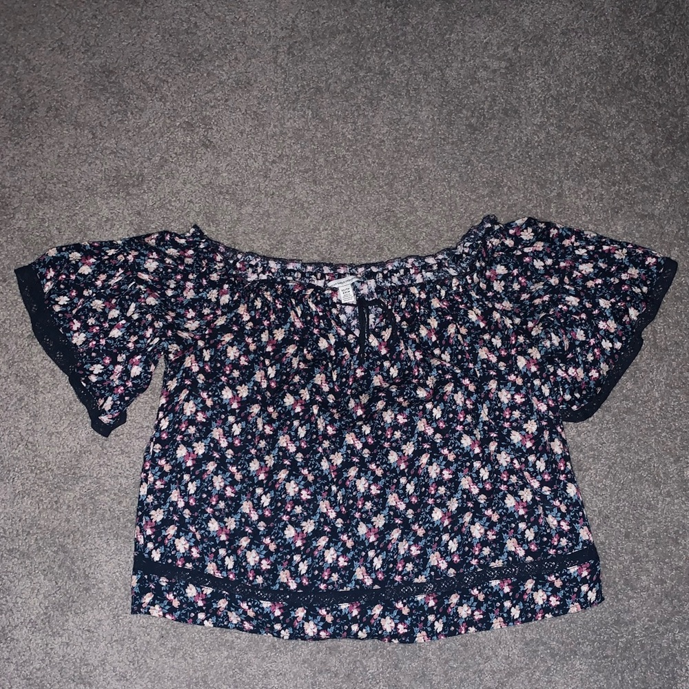 American Eagle off the shoulder top